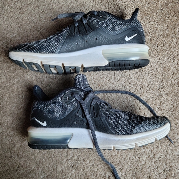 Nike Other - Boys Nike Air Max 4Y sneakers black with white